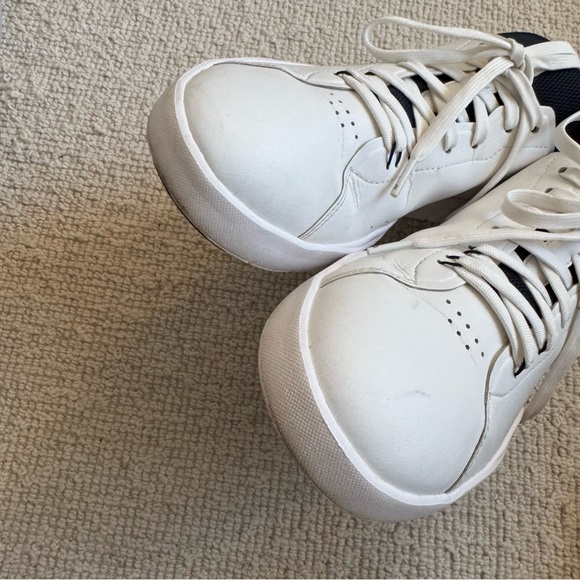 On Running Men's | The Roger Sneakers White Midnight Blue ~ US 11 - Picture 3 of 9